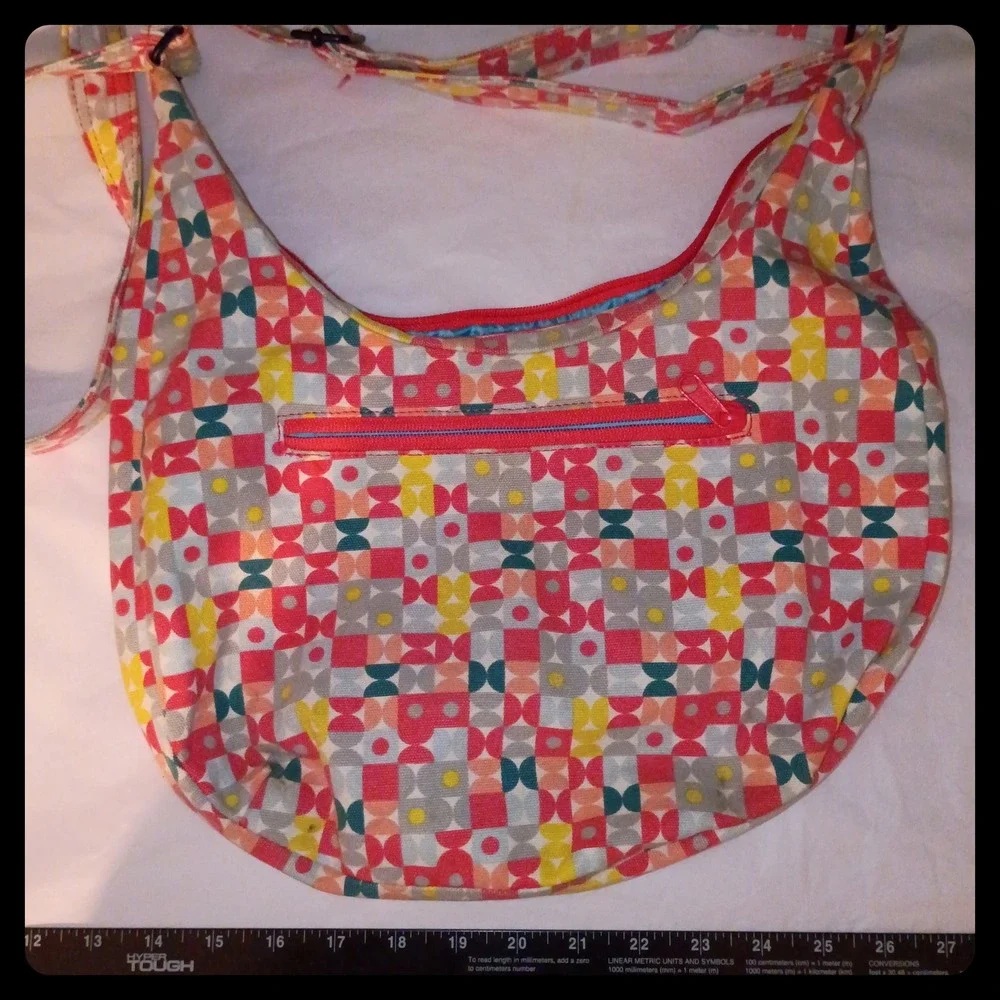 KAVU Zippit Crossbody Bag Womens Medium Multicolor Geometric Canvas Purse